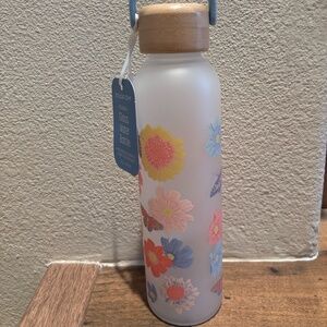 Studio Oh! Reusable Water Bottle with Bamboo Lid. 21oz